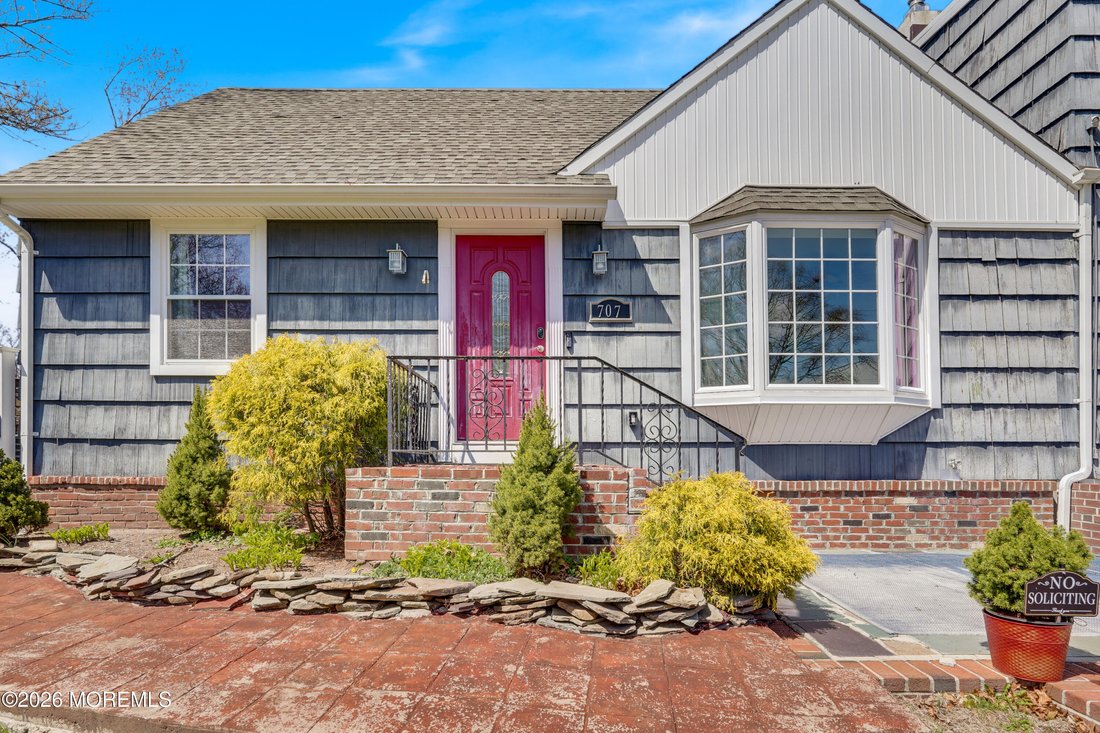 House in Neptune Township, New Jersey, United States 3 - 17654071