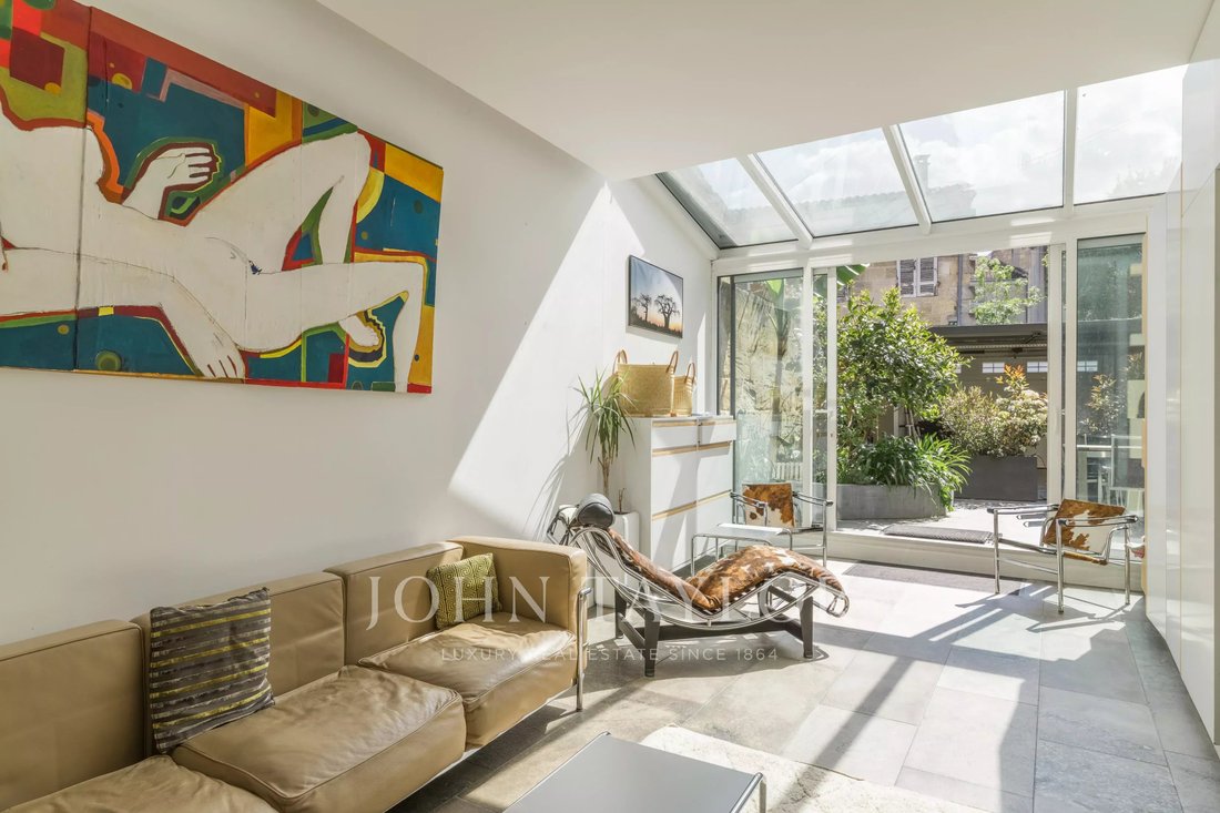 Townhouse in Grand Parc-Chartrons-Paul Doumer, Bordeaux, France 1 - 17650408