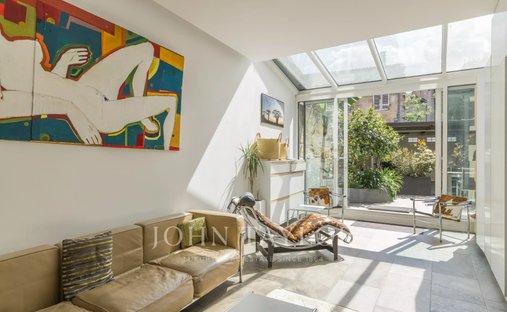 Townhouse in Grand Parc-Chartrons-Paul Doumer, Bordeaux, France 1