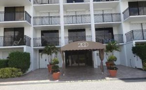 Condo in Cocoa Beach, Florida, United States 1