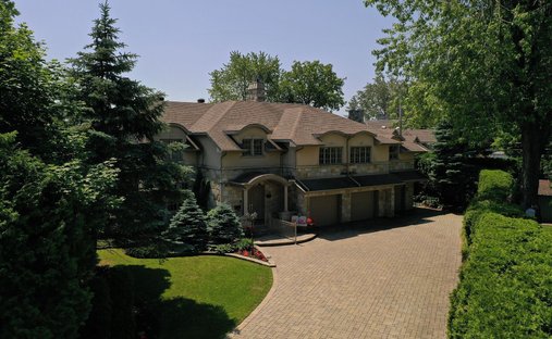 Casa a Beaconsfield, Québec, Canada 1