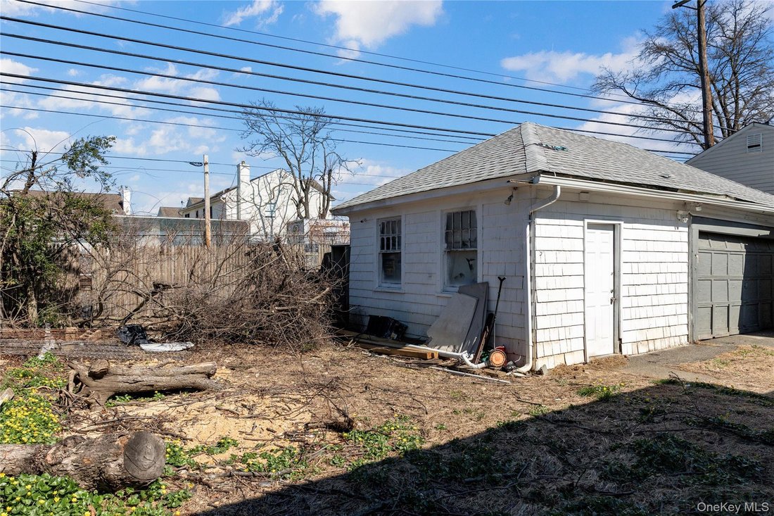 House in Mineola, New York, United States 5 - 17533963