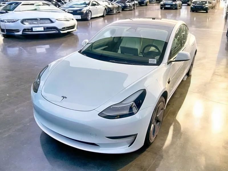 Sedan in Los Angeles, CA, United States 5 - 17656515