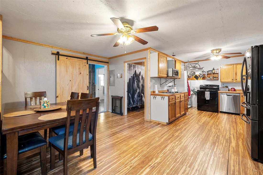 House in Giddings, Texas, United States 5 - 17652025
