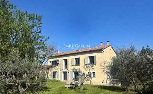 Villa in Saint-Rémy-de-Provence, Provence-Alpes-Côte d'Azur, France 1