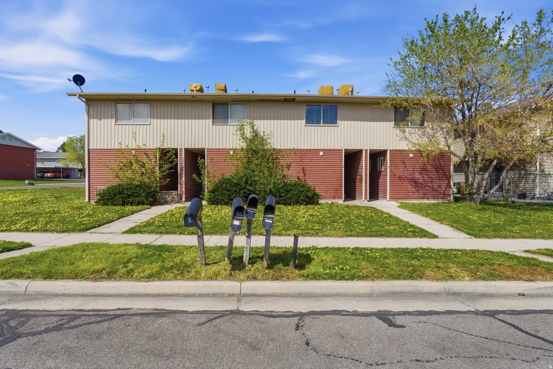 West Valley City, Utah, United States 1 - 17648618