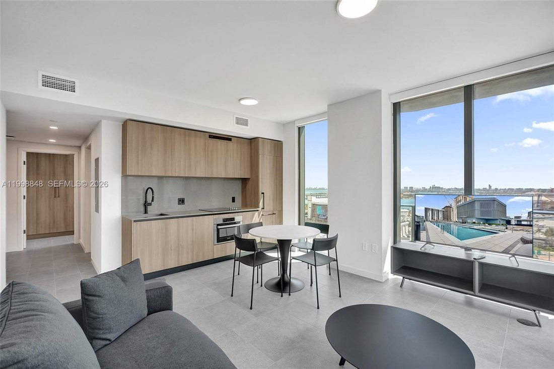 Condo in Miami, Florida, United States 1 - 17648444