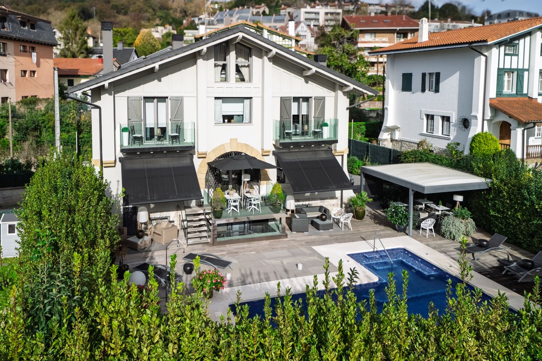 Villa in Ekialdea, Donostia-San Sebastian, Spain 2 - 17650381