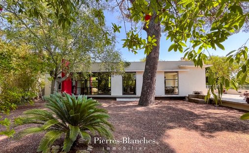 House in Camplanier, Nimes, France 1