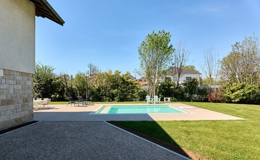 Villa a Besançon, Borgogna-Franca Contea, Francia 1