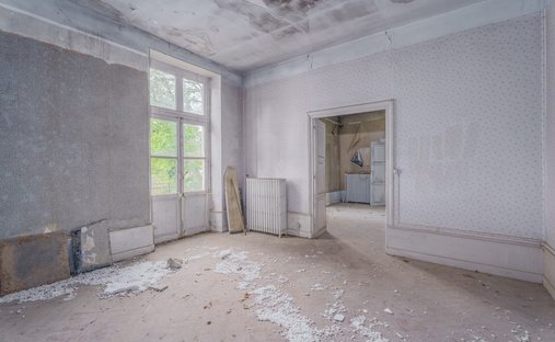 19th Century Château With 4,34 Hectare Wooded Park Swimming Pool Burgundy, Near Beaune