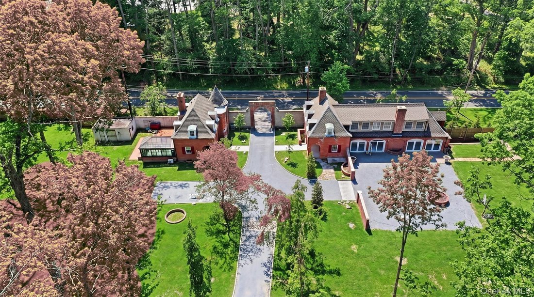 House in Muttontown, New York, United States 1 - 17648475