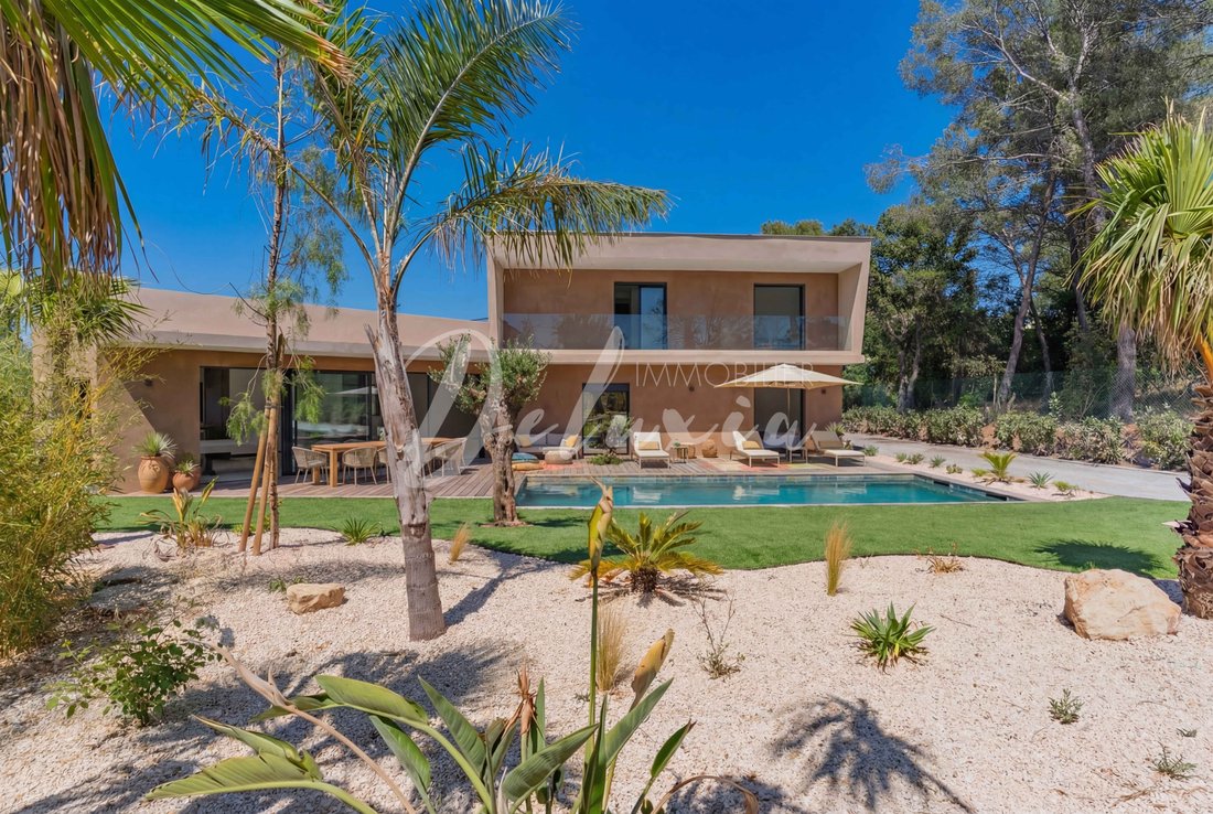 Villa in Le Dramont-Agay-Anthéor-Le Trayas, Saint-Raphaël, France 3 - 16249358
