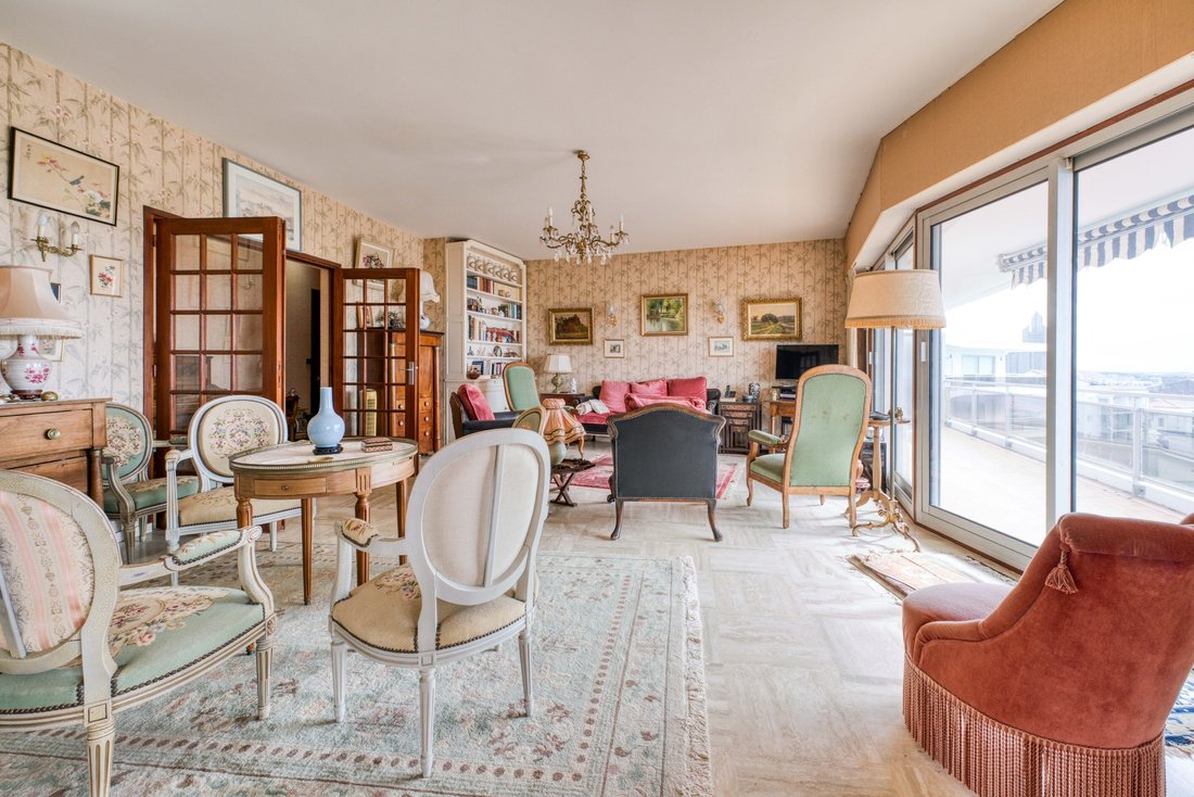 Apartment in Zone Industrielle et Commerciale, Royan, France 2 - 17653582