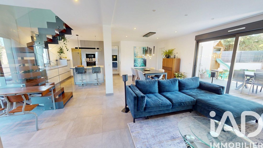 House in Maincy, Ile-de-France, France 2 - 17658813
