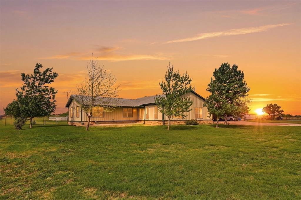 House in Grandview, Texas, United States 1 - 17654191