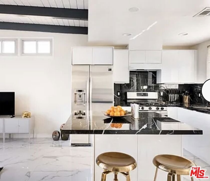 Los Angeles, California, United States 3 - 17659791