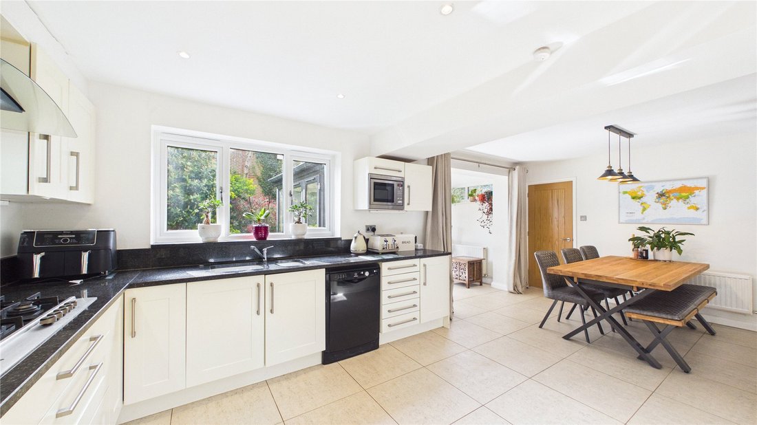 House in Bagshot, Windlesham, England 5 - 17659063