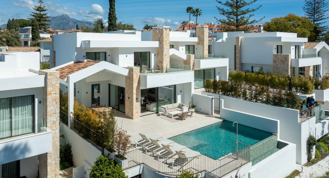 Villa in San Pedro de Alcantara, Andalusia, Spain 2 - 17653862