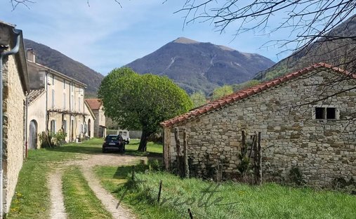 Farm Ranch in Dieulefit, Auvergne-Rhône-Alpes, France 1