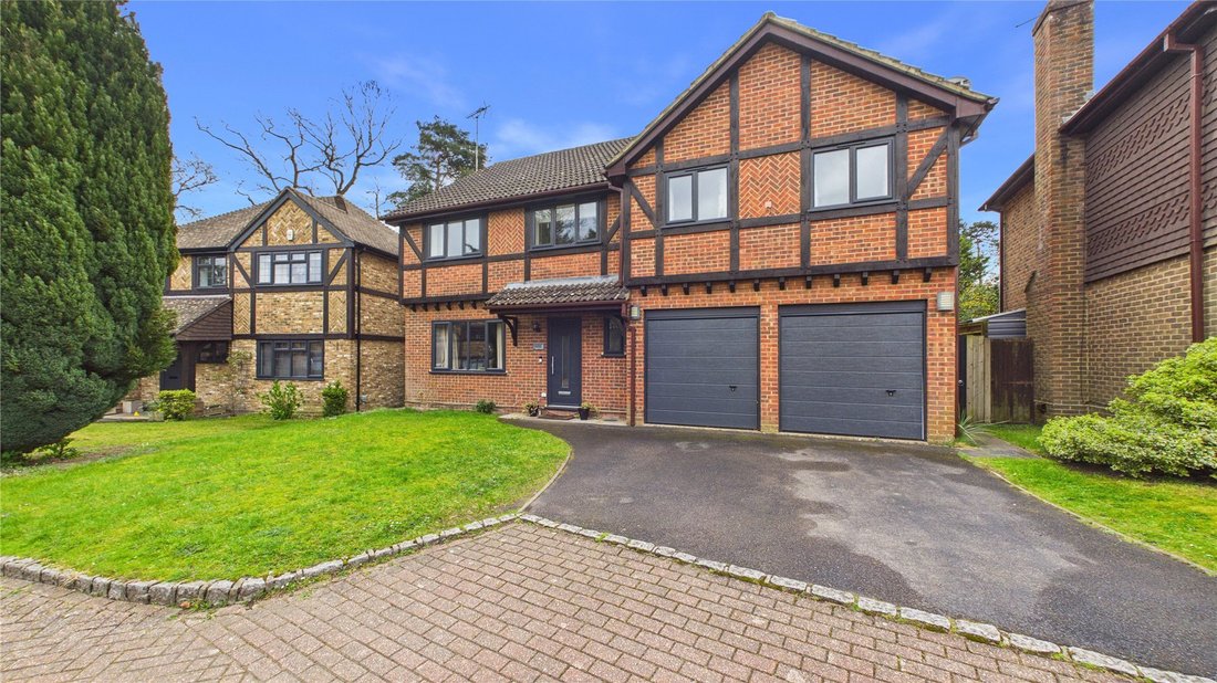 House in Bagshot, Windlesham, England 1 - 17659063