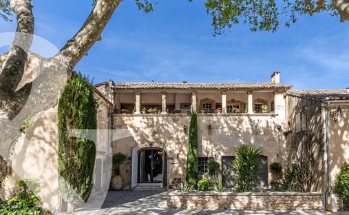 House in Paradou, Provence-Alpes-Côte d'Azur, France 1