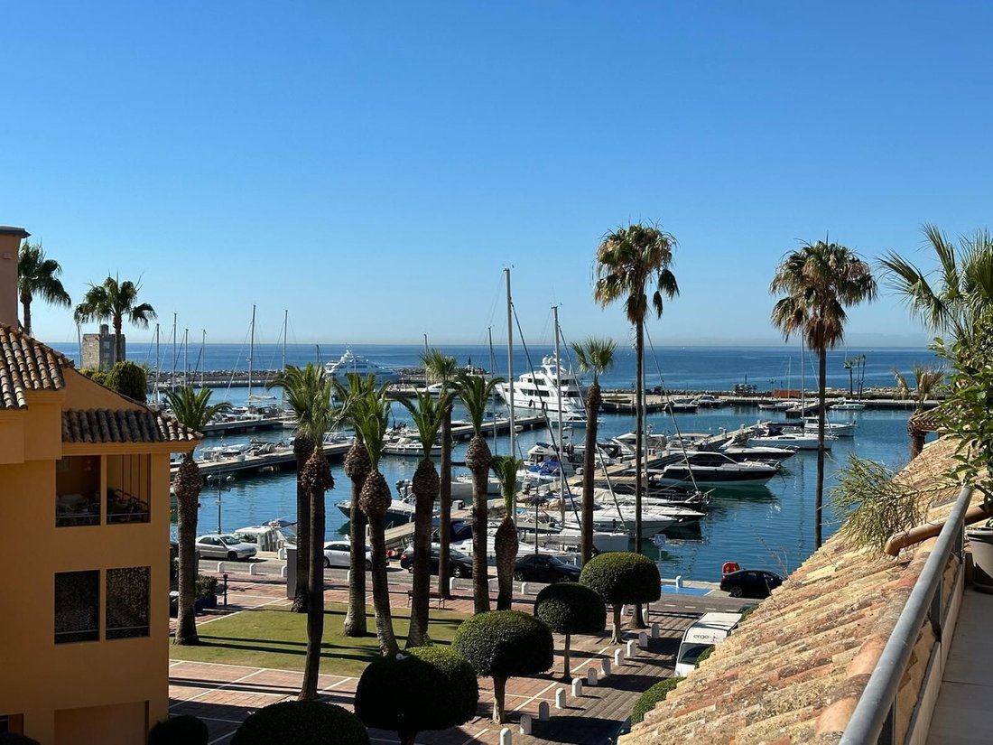 Penthouse in Sotogrande, San Roque, Andalusia 1 - 17565105