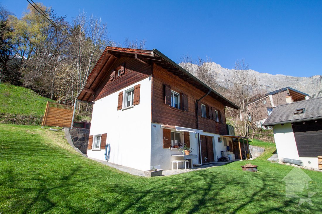 Chalet in Chamoson, Wallis, Schweiz 1 - 17652648