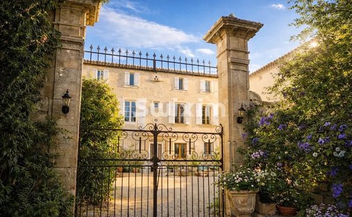 Country House in Grignan, Auvergne-Rhône-Alpes, France 1