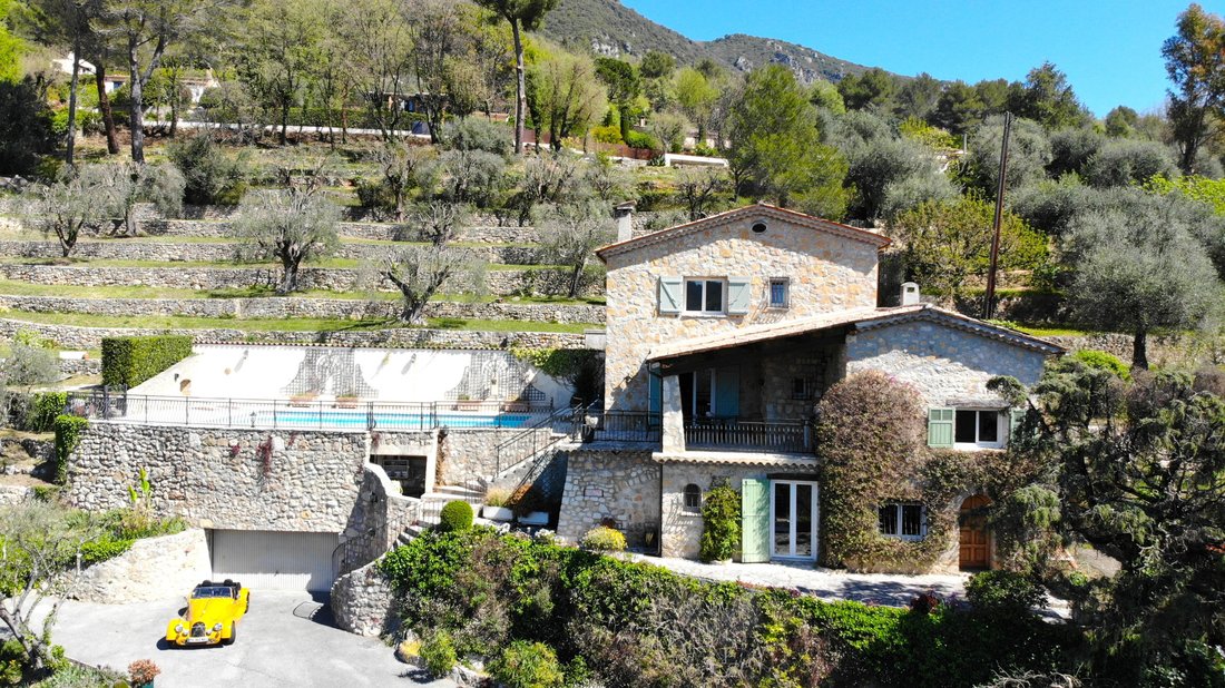 Villa in Tourrettes-sur-Loup, Provence-Alpes-Côte d'Azur, France 1 - 17654335