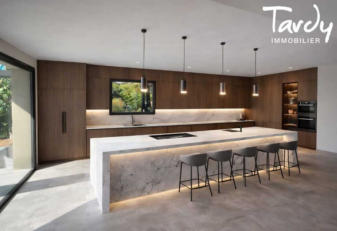 Villa in La Cadiere-d'Azur, Provence-Alpes-Côte d'Azur, France 5 - 17660108