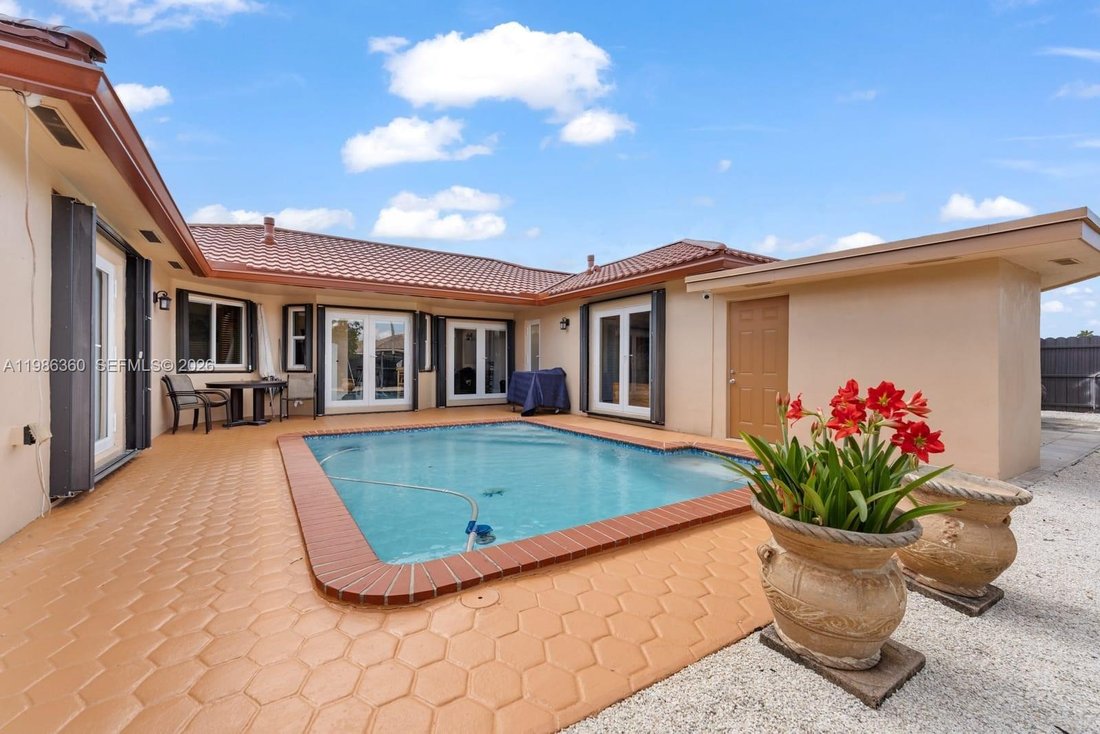 House in West Miami, Florida, United States 5 - 17655304