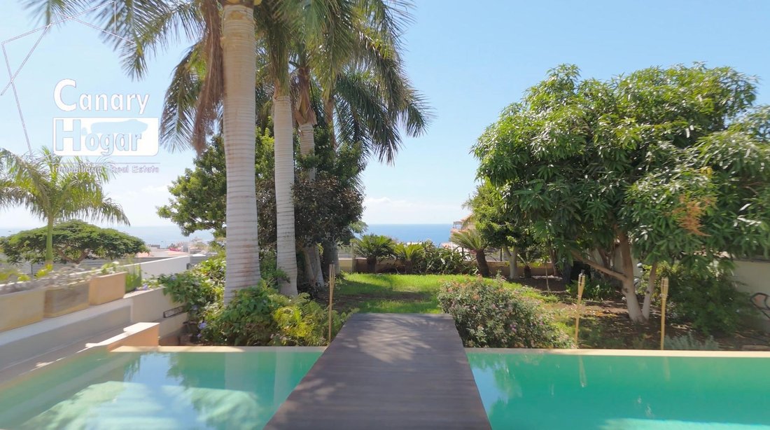 Villa in Costa Adeje, Adeje, Canary Islands 1 - 17656117