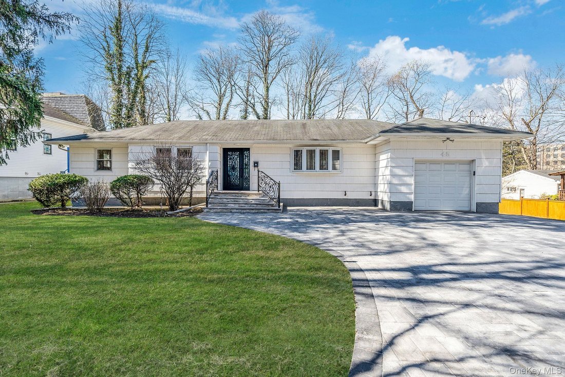 House in Albertson, New York, United States 1 - 17657652