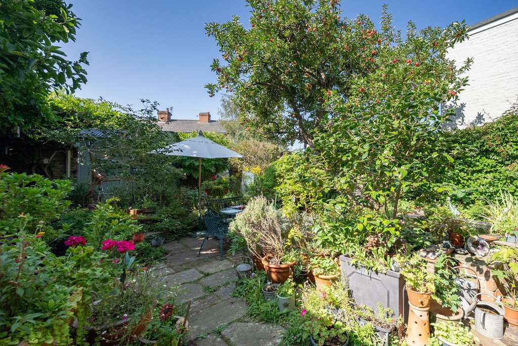 House in Dorking, England 2 - 16941597