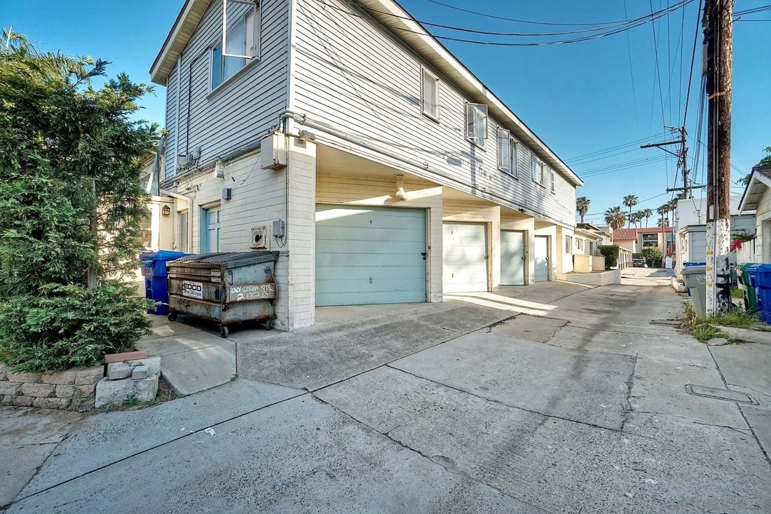 San Diego, California, United States 4 - 17655498