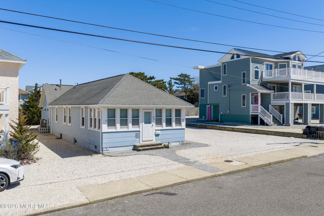 House in Ship Bottom, New Jersey, United States 3 - 17655530