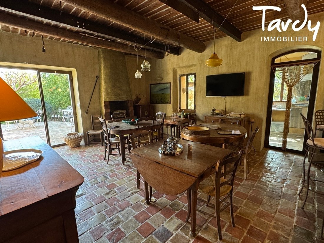 Estate in Saint-Cyr-sur-Mer, Provence-Alpes-Côte d'Azur, France 4 - 17659200