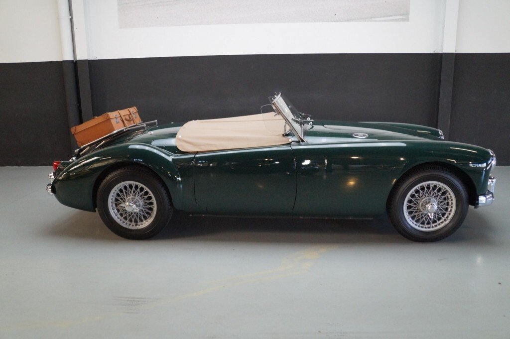 Cabriolet in Etten-Leur, Netherlands 4 - 17655473