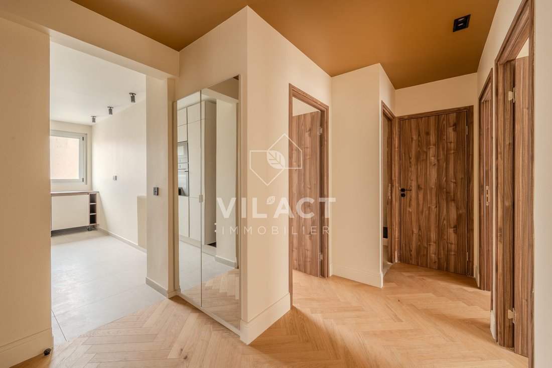 Apartment in Violet Commerce, Paris 15e Arrondissement, Paris 4 - 17660765