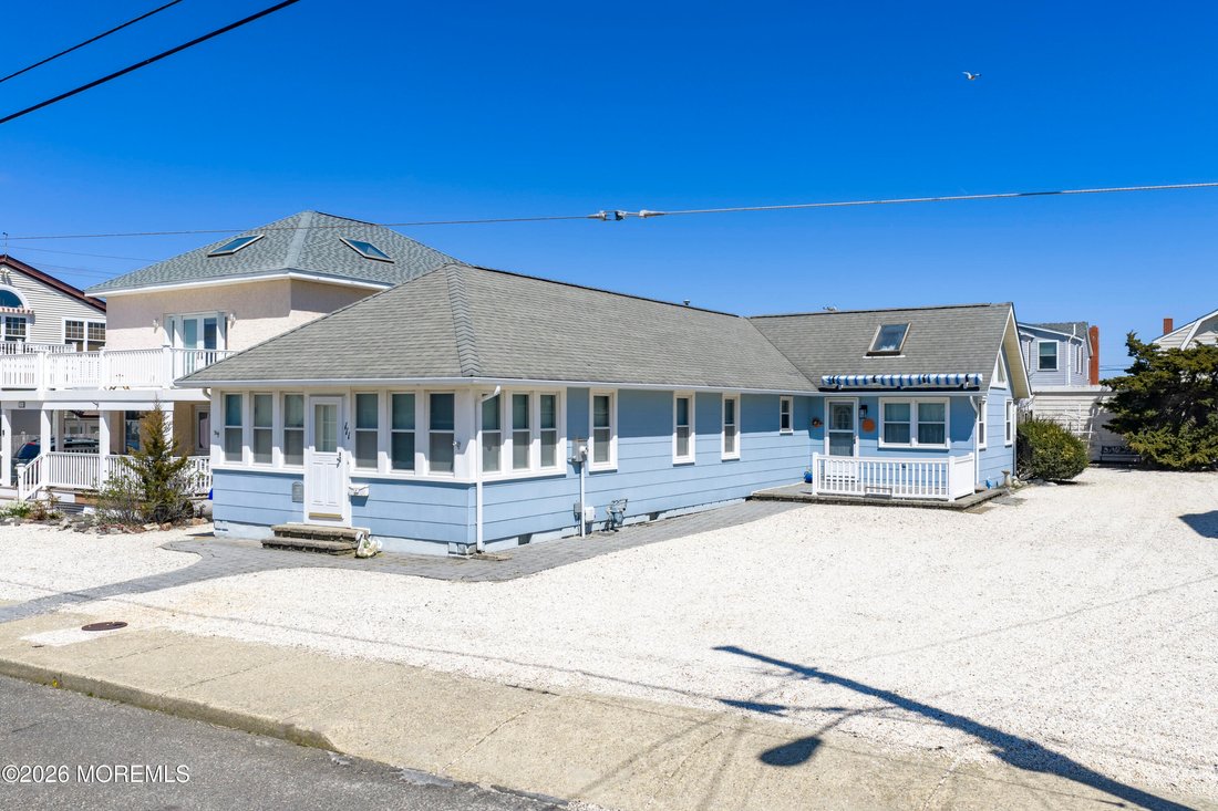 House in Ship Bottom, New Jersey, United States 1 - 17655530