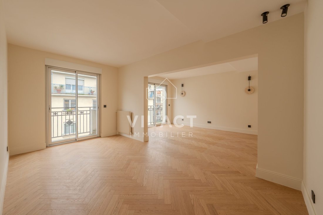 Apartment in Violet Commerce, Paris 15e Arrondissement, Paris 5 - 17660765