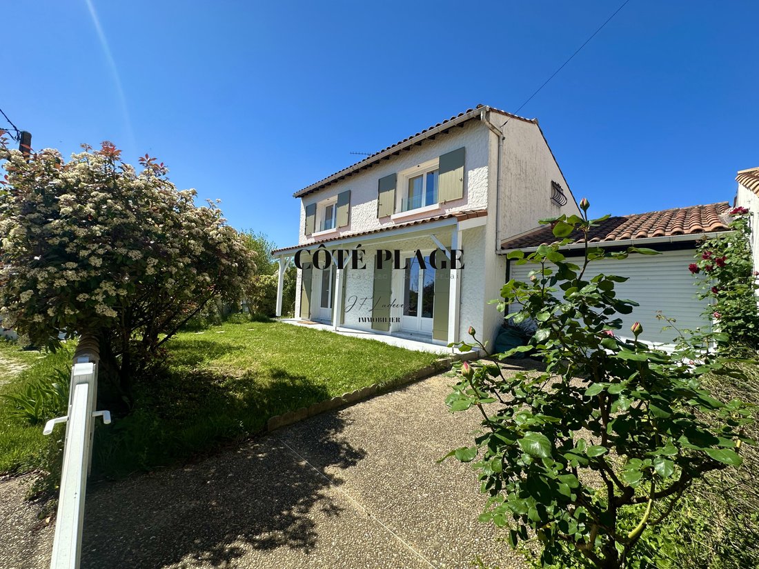 House in Vaux-sur-Mer, Nouvelle-Aquitaine, France 2 - 17629137