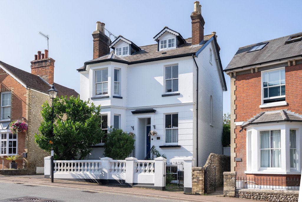 House in Dorking, England 4 - 16941597