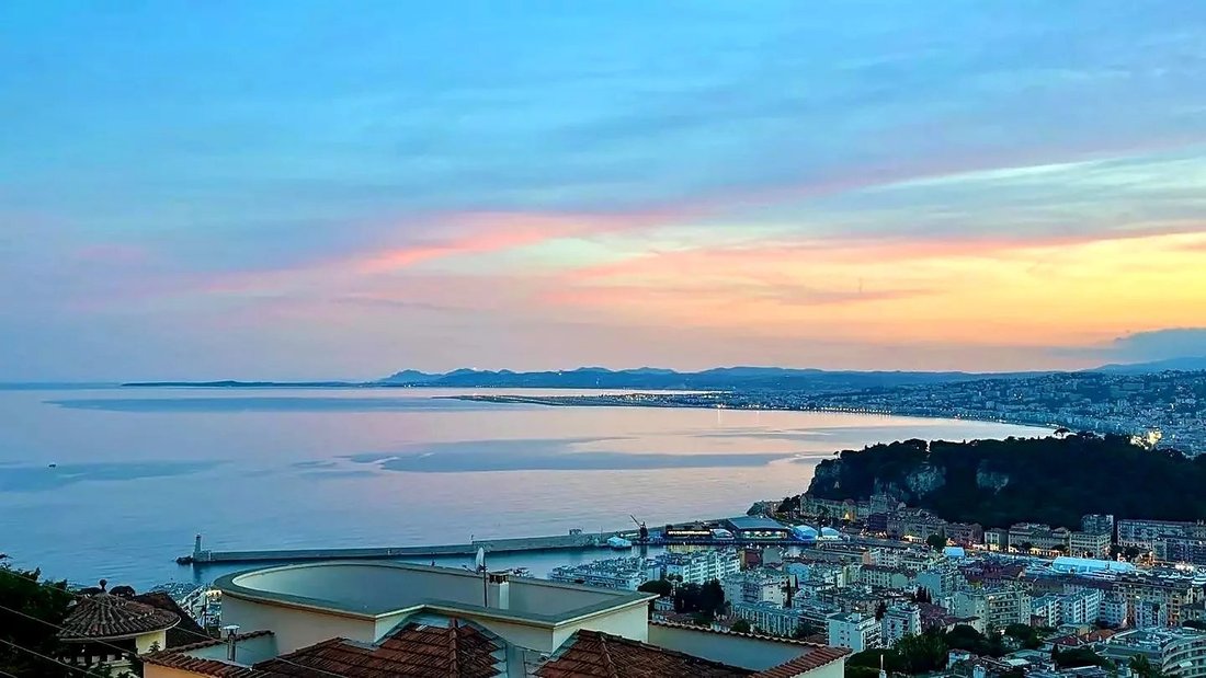Villa in Mont Boron, Nice, Provence-Alpes-Côte d'Azur 1 - 17656141