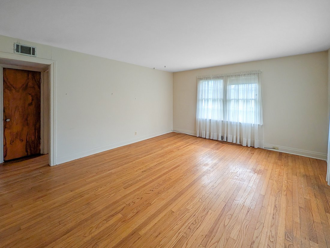 House in Des Plaines, Illinois, United States 4 - 17203833