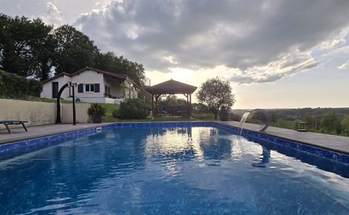 Villa in Sos, Nouvelle-Aquitaine, France 1