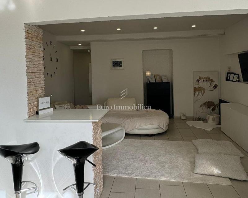 Apartment in Mjesni odbor Kantrida, Grad Rijeka, Primorje-Gorski Kotar County 3 - 17654288