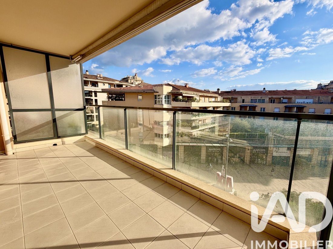 Apartment in Mazarin-Opéra-Bellegarde-Mairie, Aix-en-Provence, France 1 - 17655193