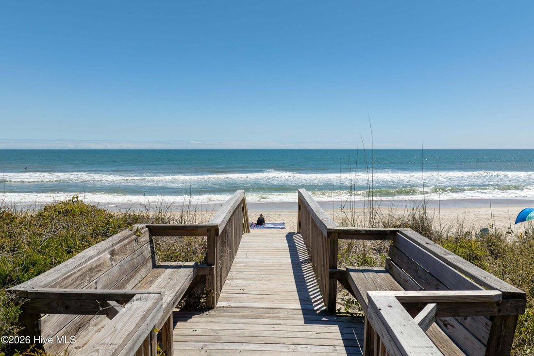 House in North Topsail Beach, North Carolina, United States 1 - 17654197